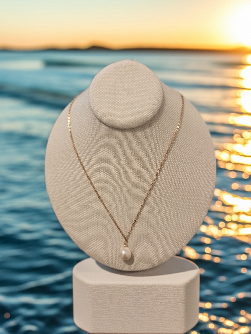 Amazon Gold-Tone Chain Necklace with White Pearl Pendant